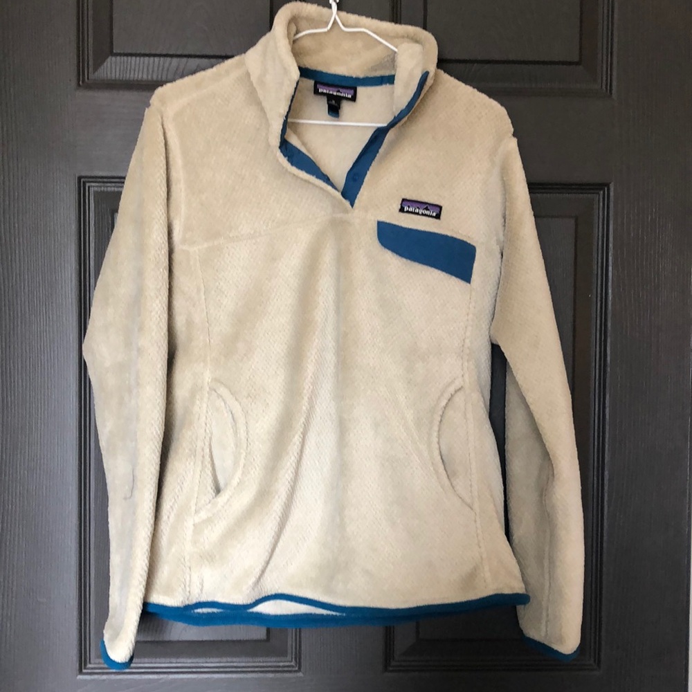 Light cream and turquoise lined patagonia